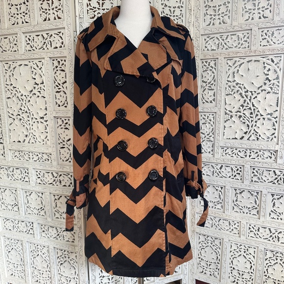 Striped black and brown chevron jacket size petite medium - Picture 1 of 8